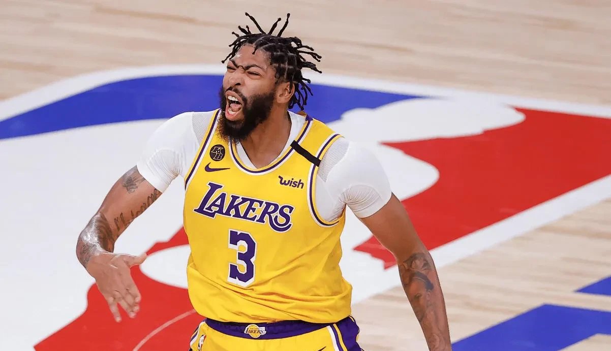 关于浓眉哥连续十场比赛得分超过逆转，湖人挑战极限！的信息