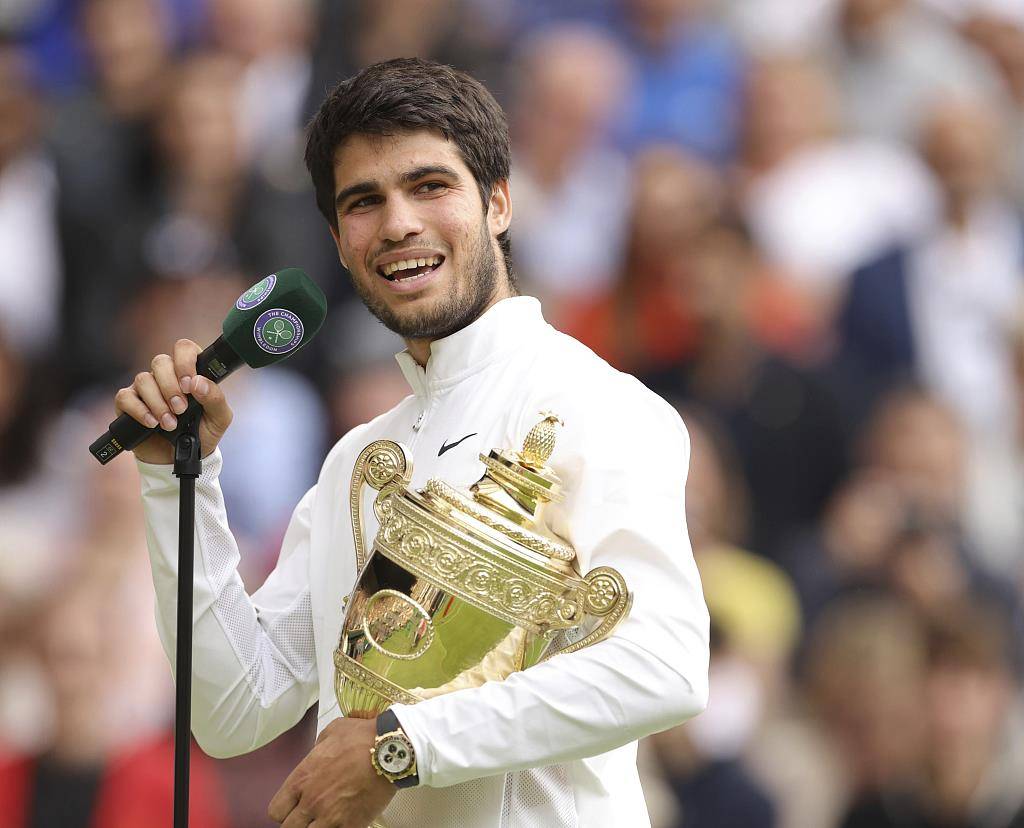 德约科维奇迎来十五赛季高光表现，快船球迷沸腾！(德约科维奇为什么被捕)